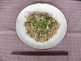 麦ごはんできのこ入りそばめしの画像 麦ごはんできのこ入りそばめしの画像