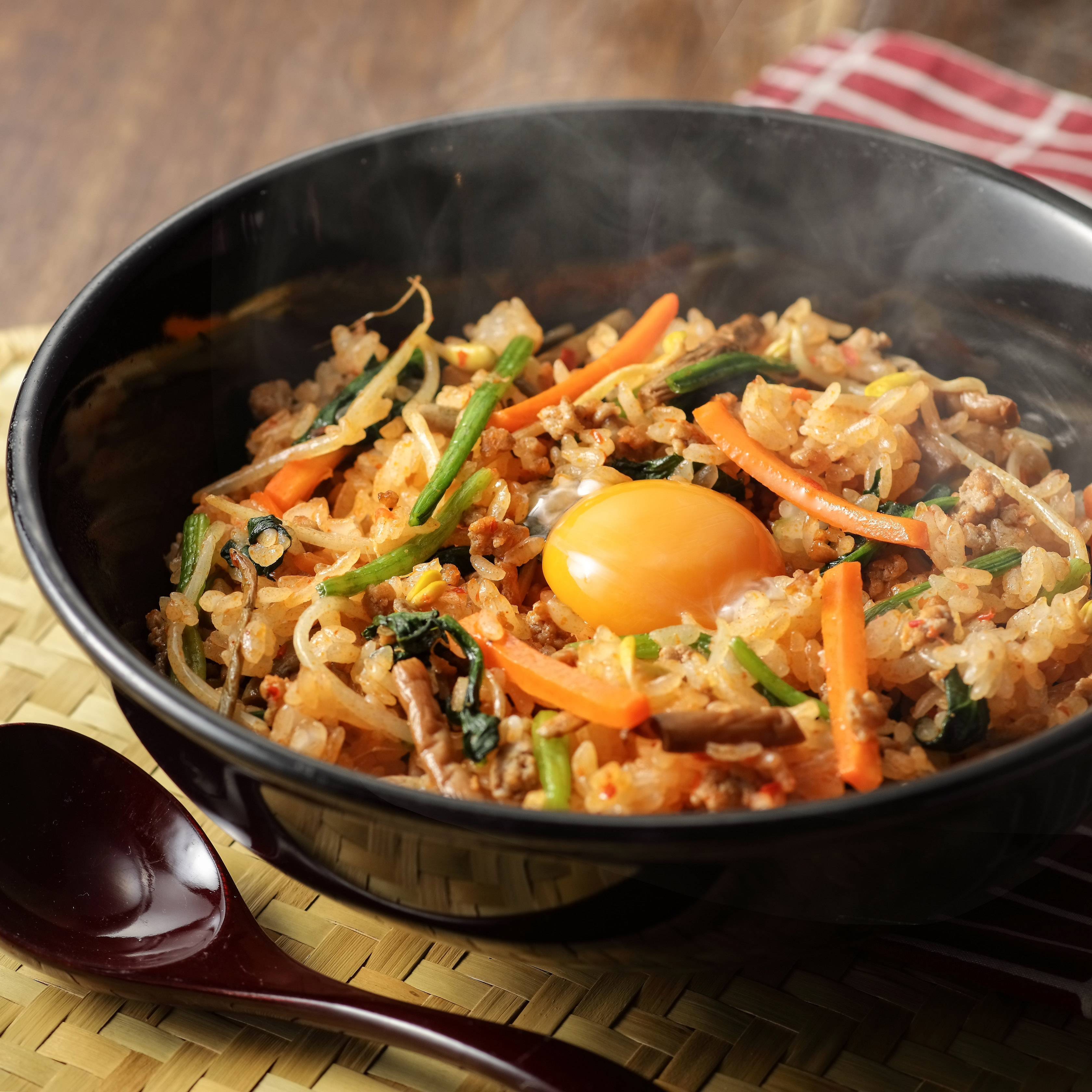 国内産コシヒカリ 小盛り 150g - サトウ食品