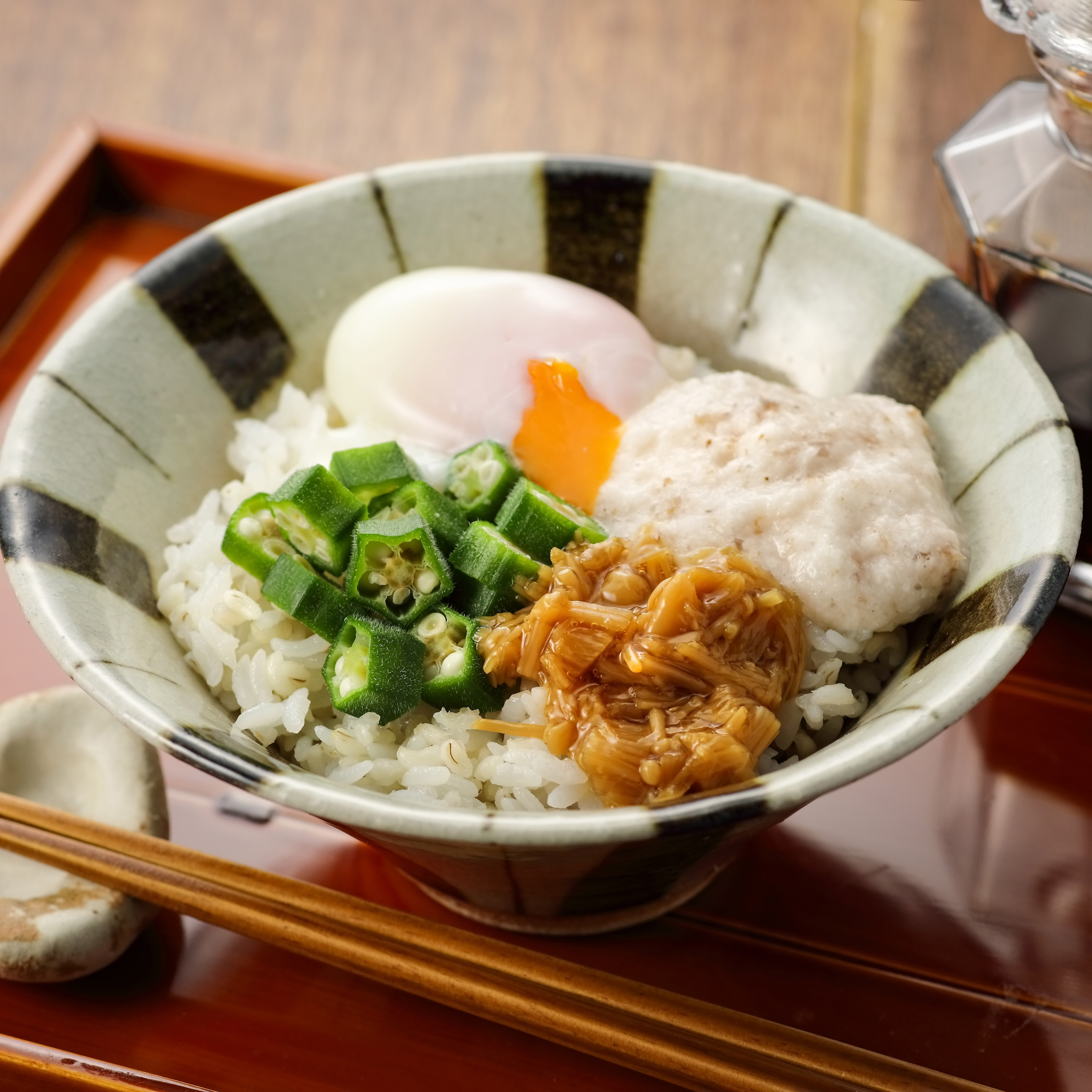 麦ごはんのネバネバ三色丼の画像